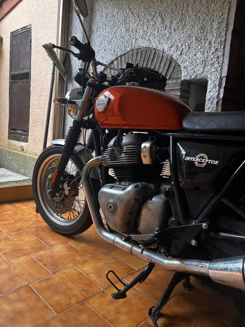 Royal Enfield Interceptor Arancione - 1