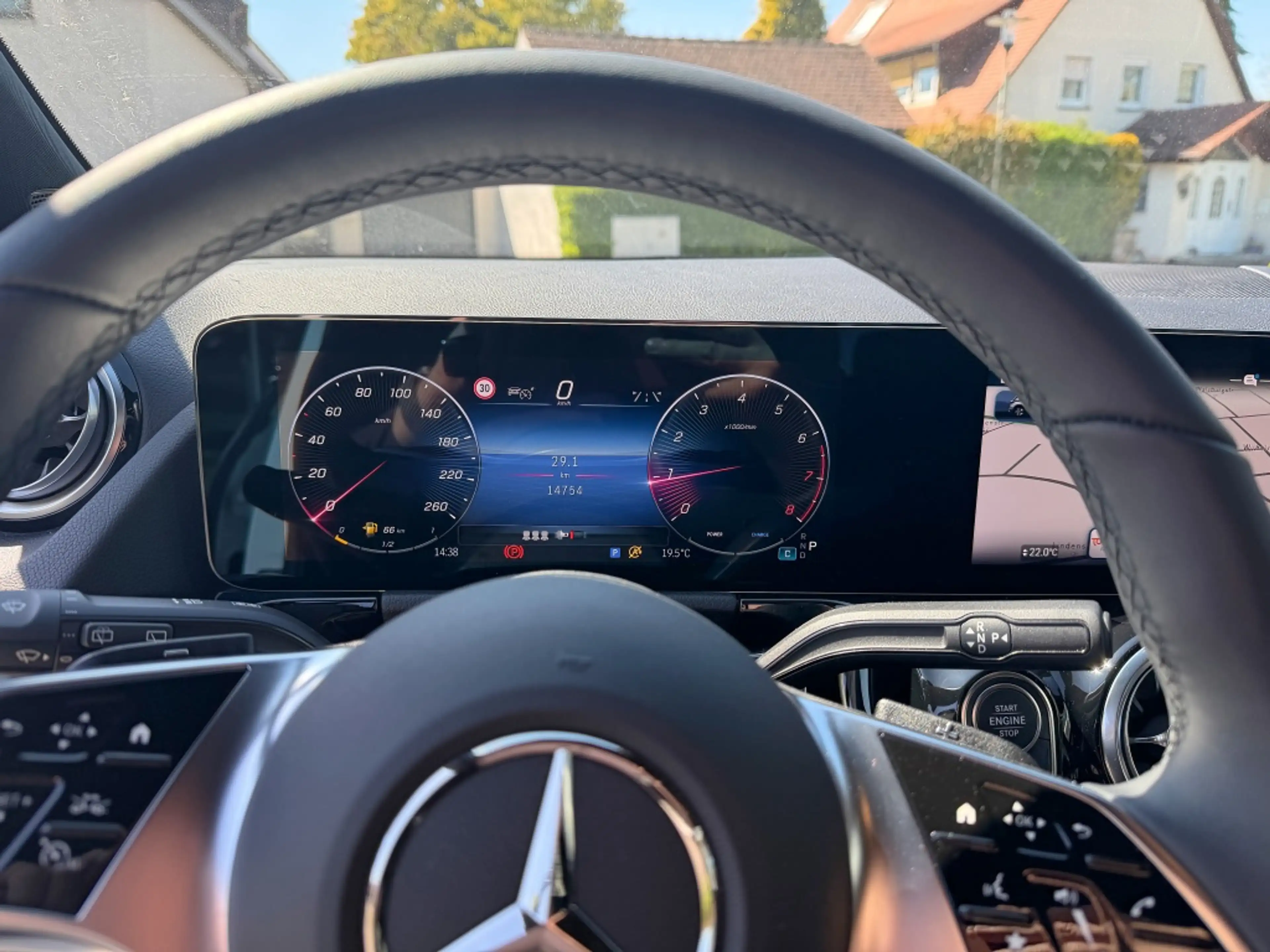 Mercedes-Benz GLA 200 Edition Progressive NightP WinterP+M&S17 — photo 9