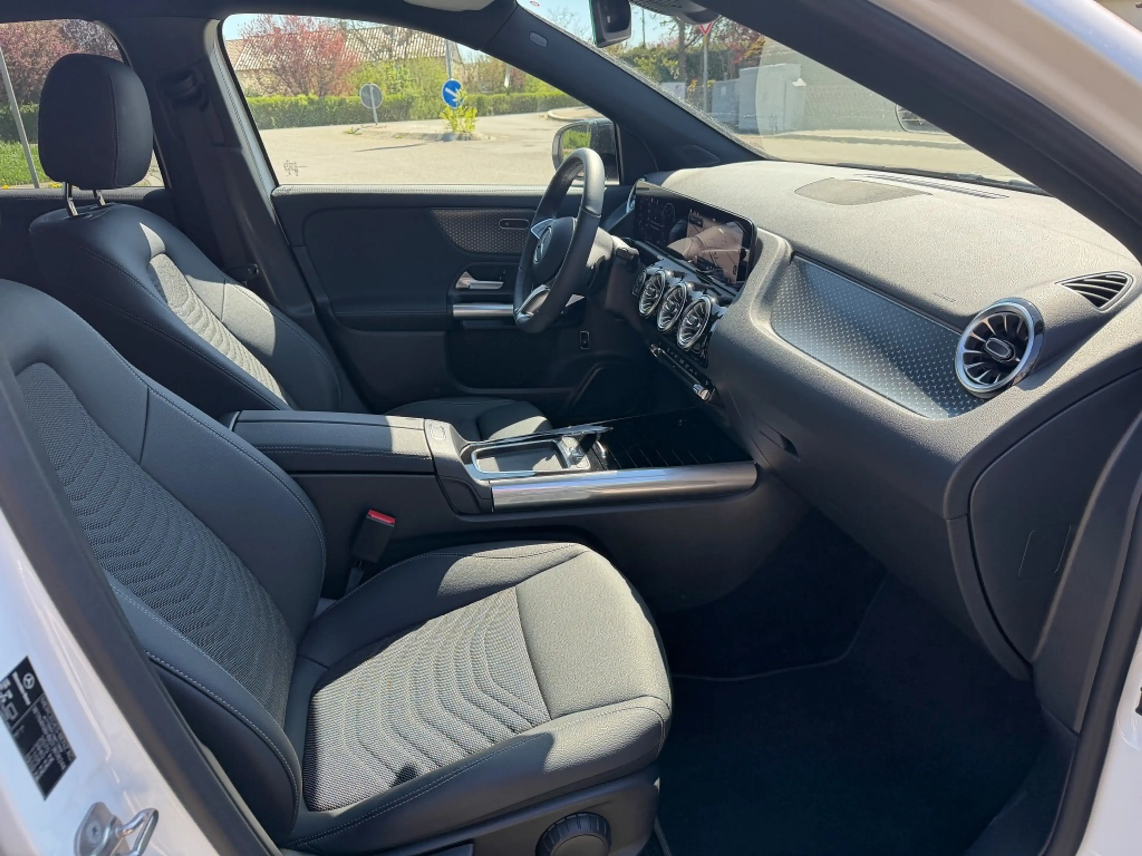 Mercedes-Benz GLA 200 Edition Progressive NightP WinterP+M&S17 — photo 5