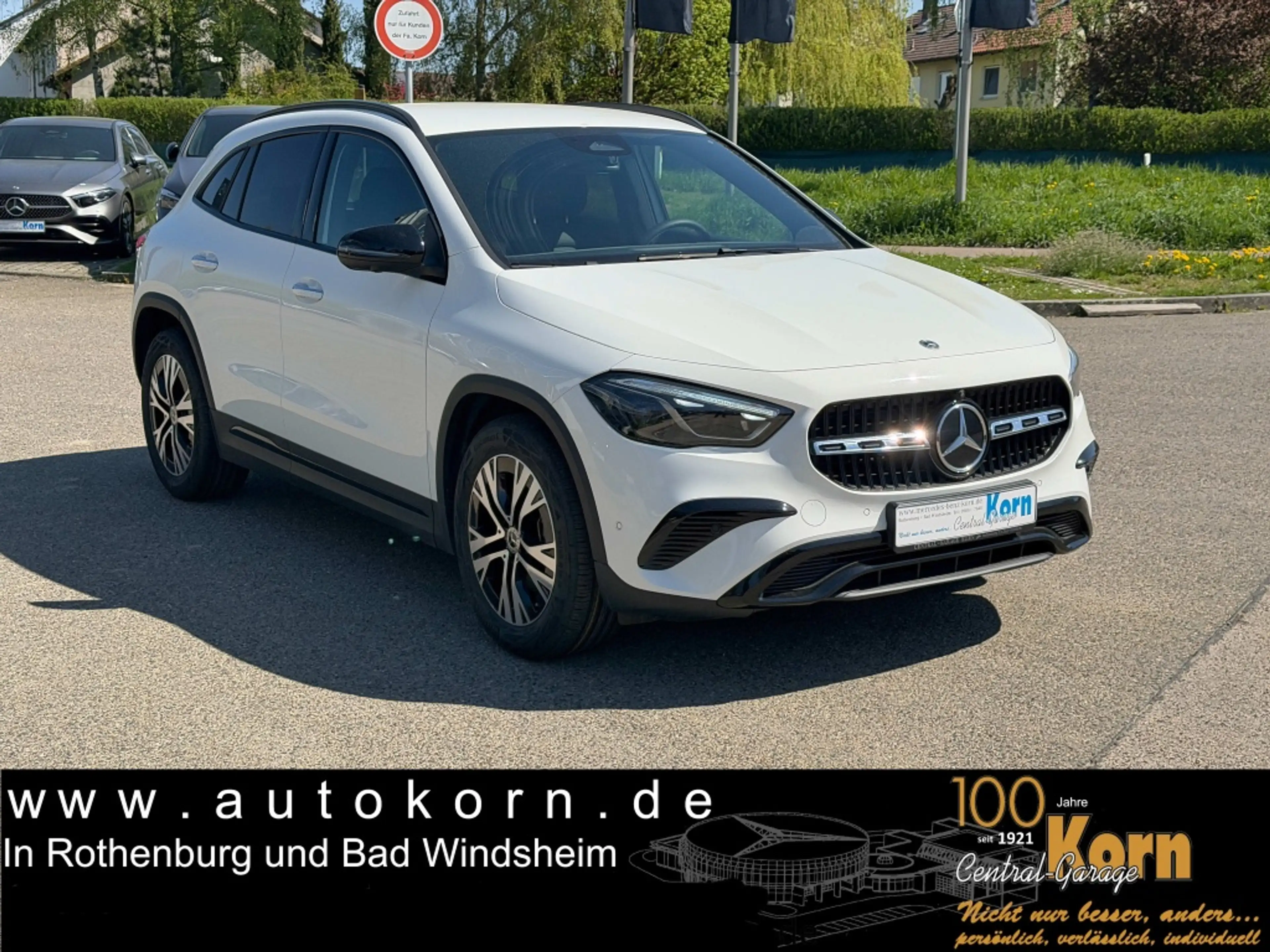 Mercedes-Benz GLA 200 Edition Progressive NightP WinterP+M&S17 — photo 2