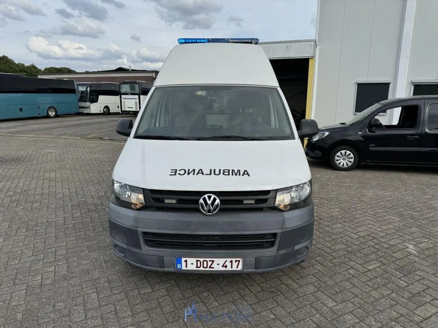 Volkswagen T7 Transporter Ambulance Blanc - 2