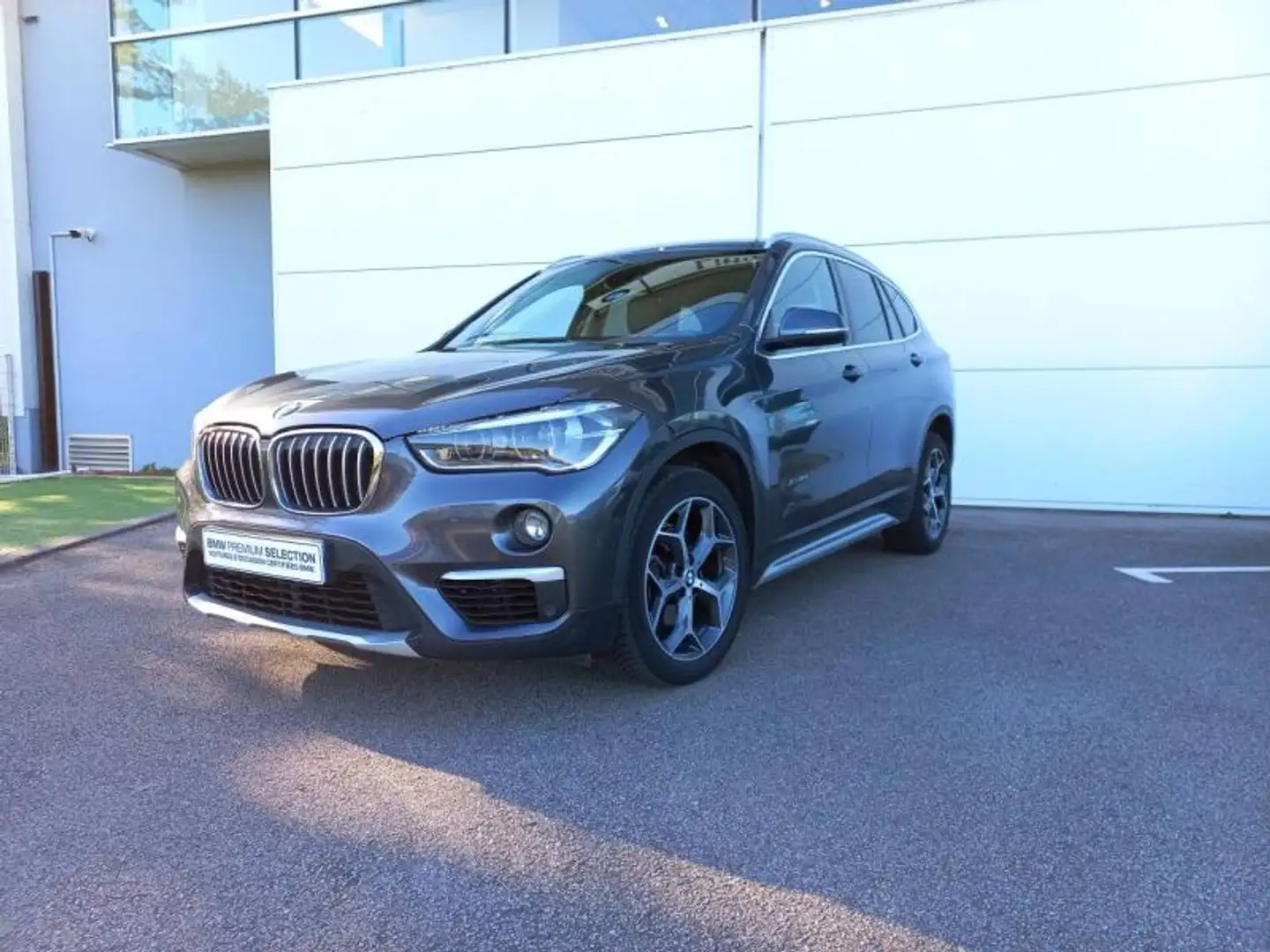 BMW X1 xDrive18dA 150ch xLine Gris - 1