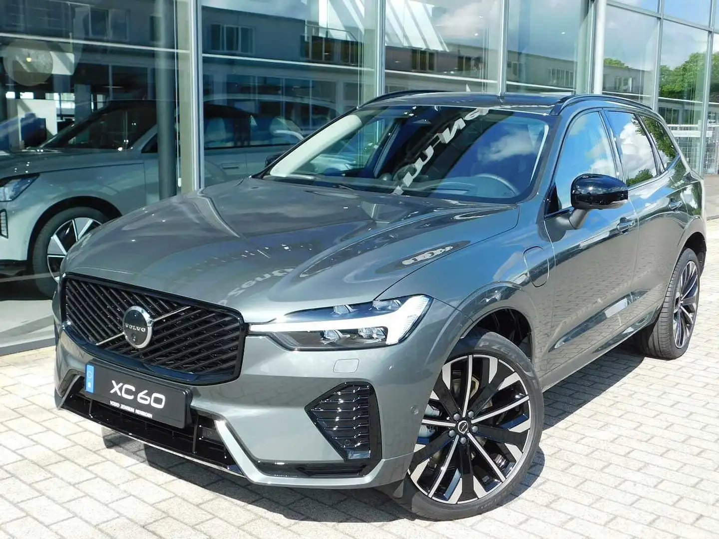 Volvo XC60 Plug-In-Hybrid T8 AWD Plug-in Hybrid Ultra Dark 'B Vert - 1