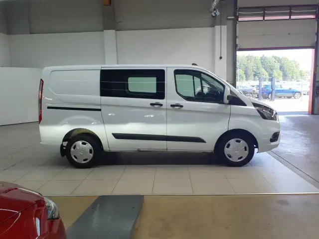 Ford Transit view 3