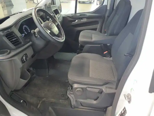 Ford Transit view 12