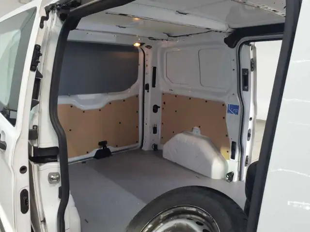 Ford Transit view 8