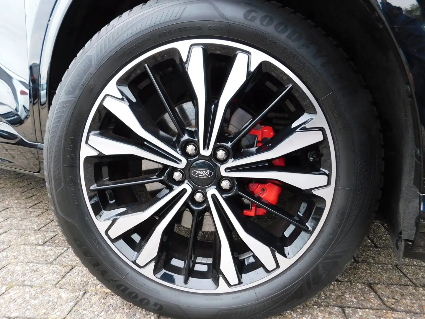 Ford Kuga PHEV ST-LINE X iACC+BLIS+RFK+LED+HUD+19"AHK Zwart - 2