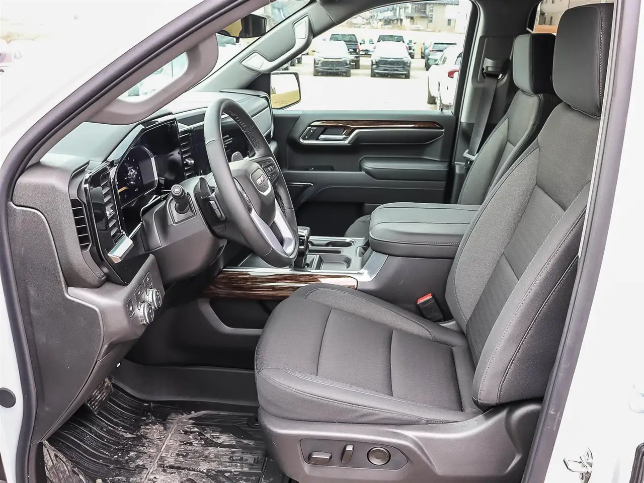 GMC Sierra 1500 снимка GMC Sierra 1500