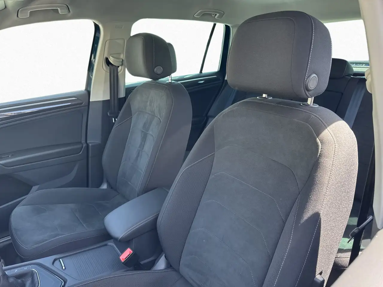 Volkswagen Tiguan Elegance 2.0l TDI 7-DSG KAMERA AHK 10