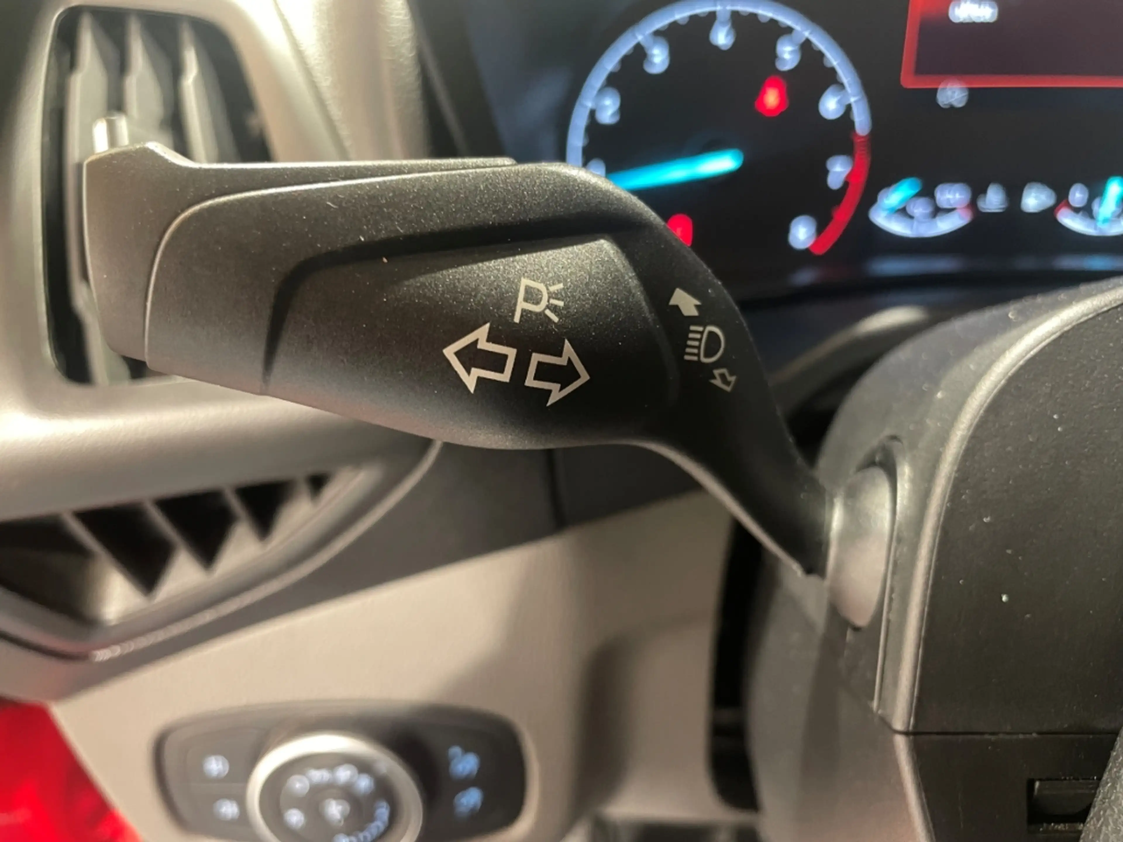 Ford Transit Connect L2 Trend Klima PDC Apple CarPlay — photo 15