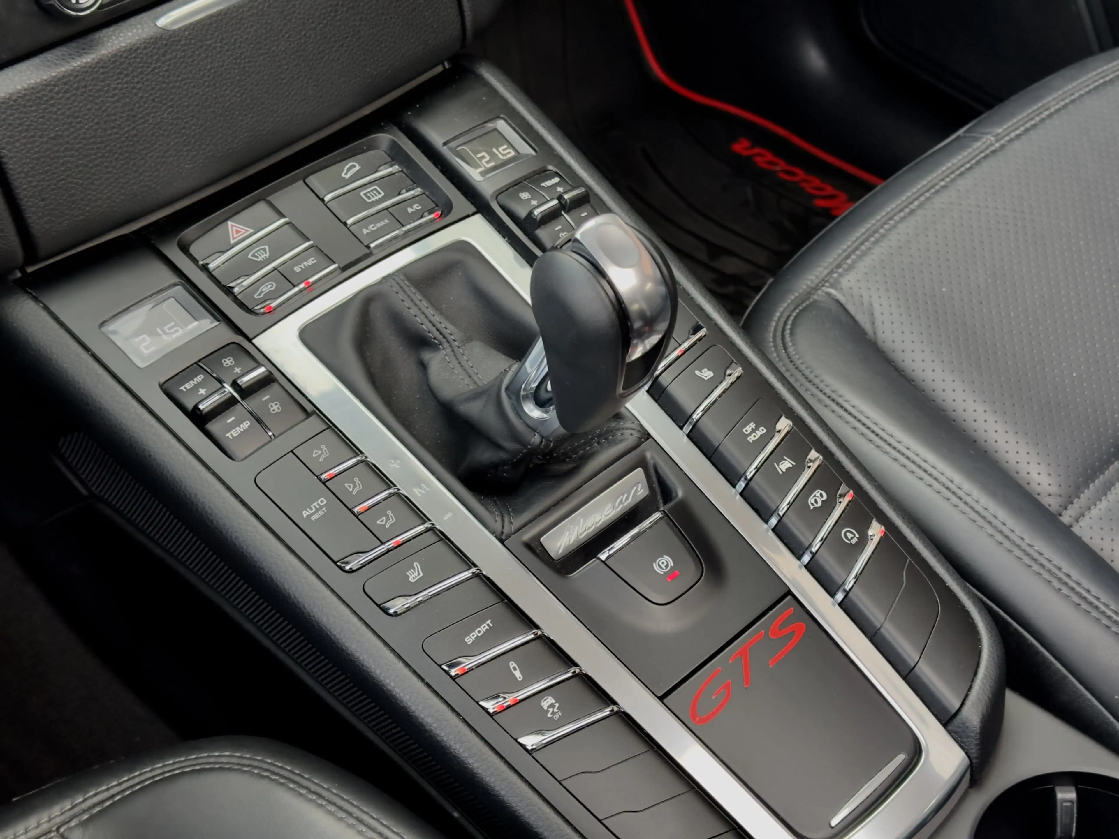 Porsche Macan 3.0 GTS ACTIE! BETAAL NU 50% 19450 DE REST IN 2JR — photo 4