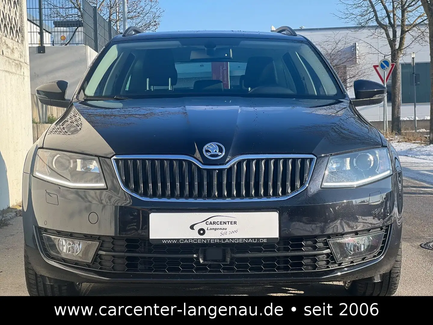 Skoda Octavia Combi 1.4 TSI Joy Schwarz - 2
