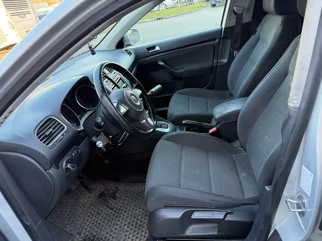 Volkswagen Golf view 5