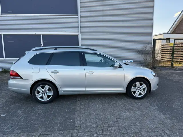 Volkswagen Golf view 12