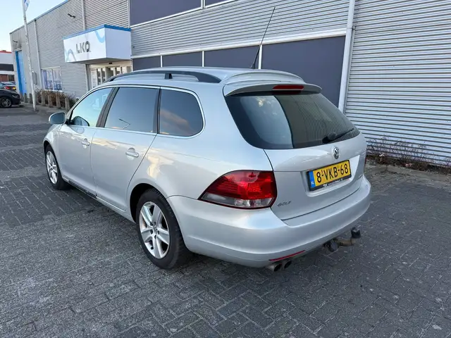 Volkswagen Golf view 3
