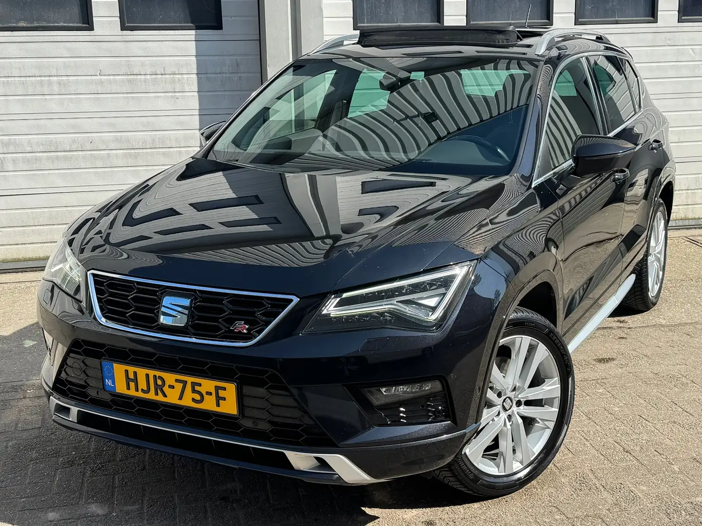SEAT Ateca 2.0 EcoTSI FR 4DRIVE Acc/Blindspot/Front-lane assi Zwart - 1