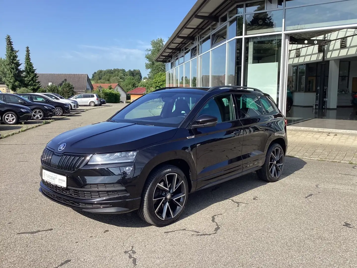 Skoda Karoq Sportline 4x4/AHK/LED/NAVI Noir - 1