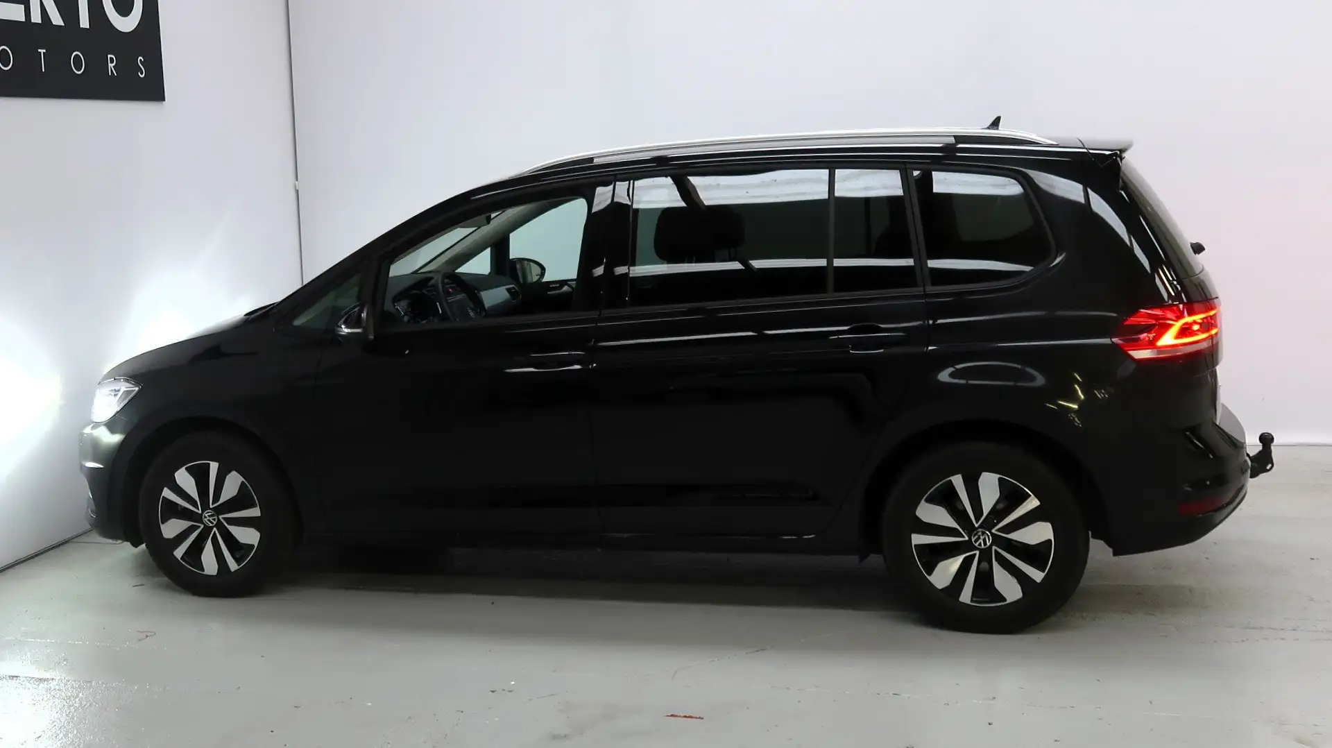 Volkswagen Touran Touran 1.5 TSI ACT OPF DSG Deep Black Metallic Noir - 1