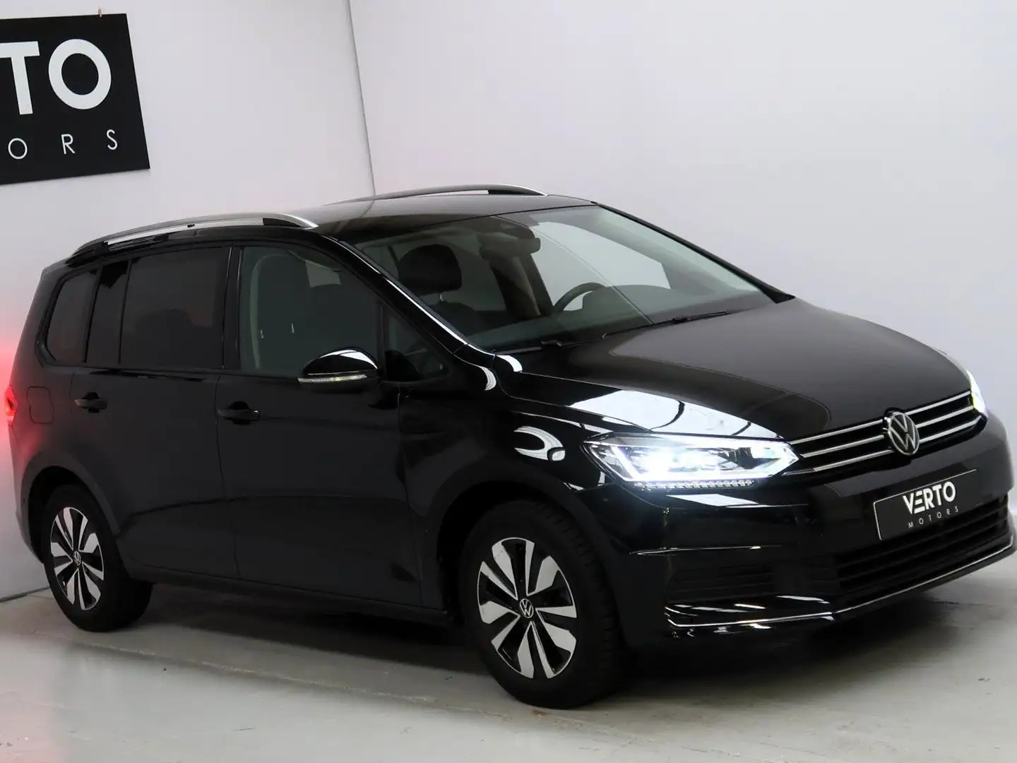 Volkswagen Touran Touran 1.5 TSI ACT OPF DSG Deep Black Metallic Zwart - 1