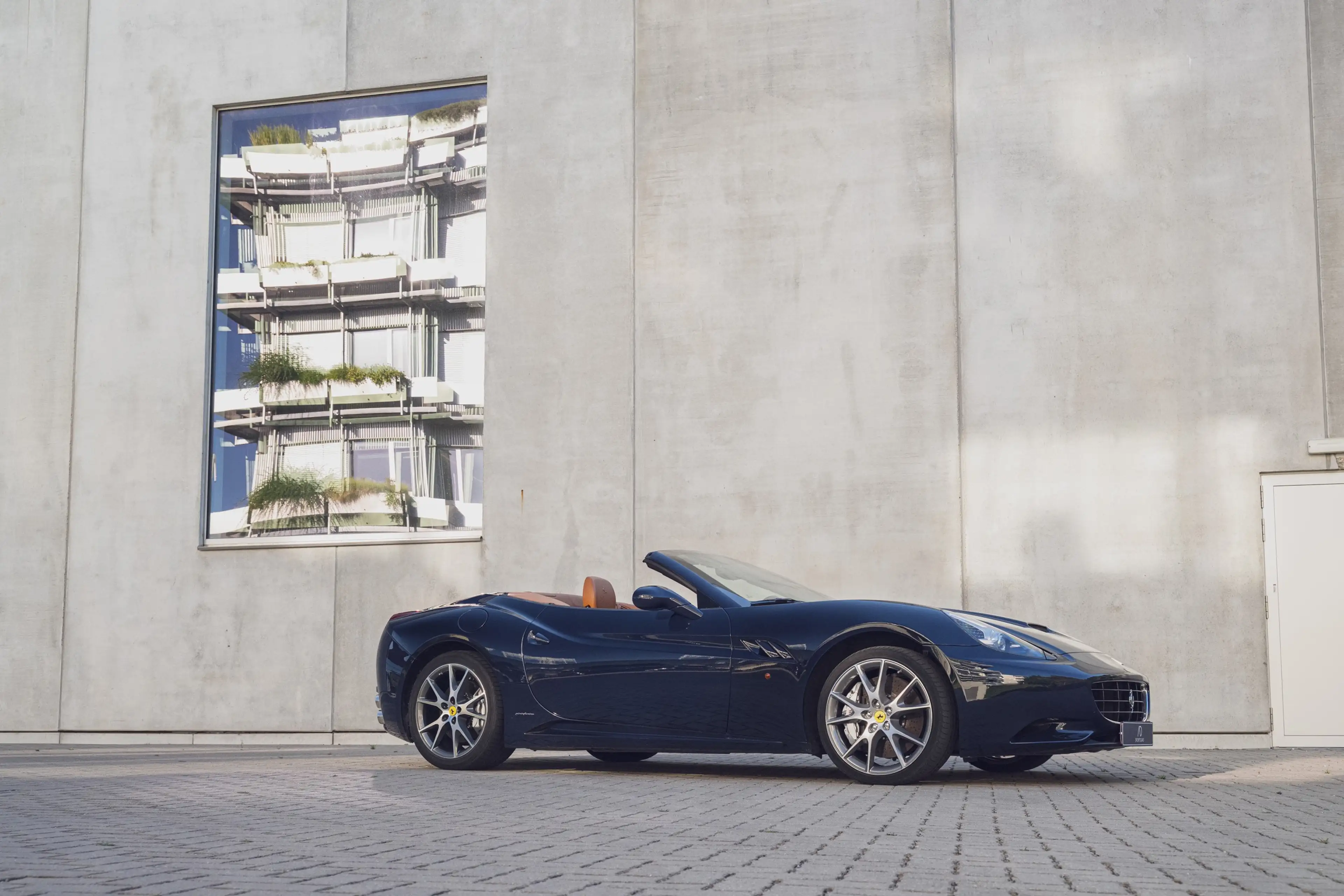 Ferrari California 4.3L V8 — photo 2