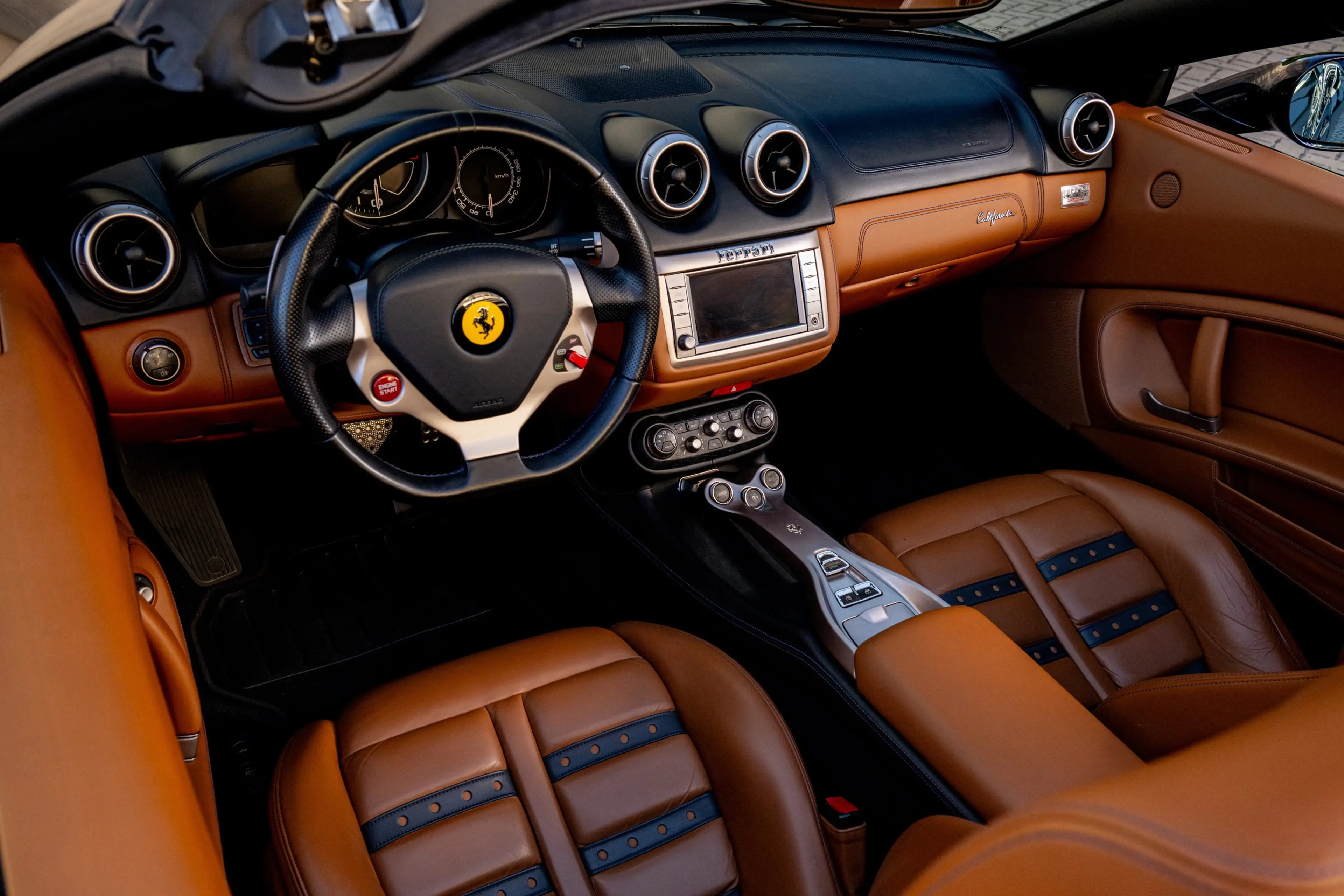 Ferrari California 4.3L V8 — photo 11