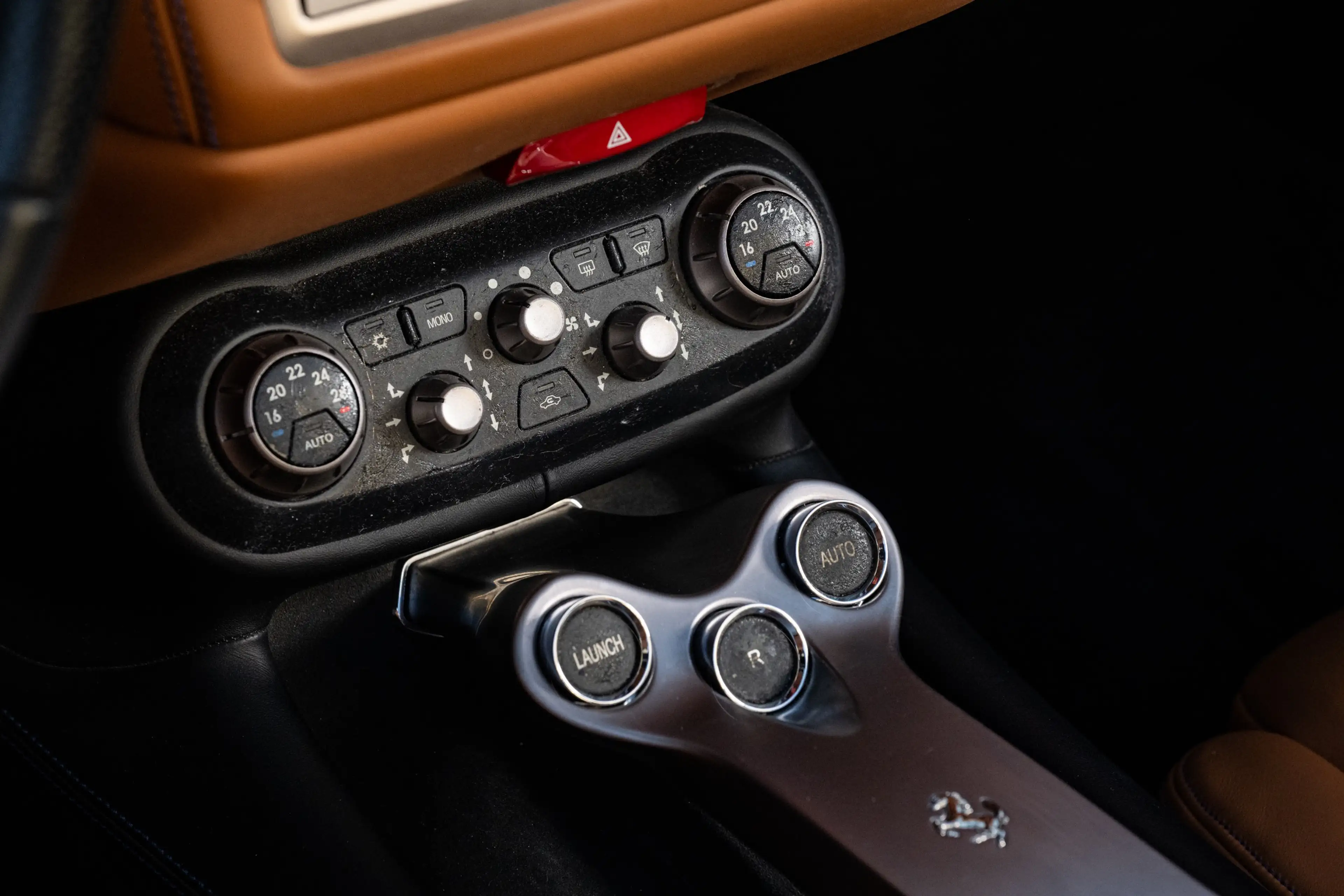 Ferrari California 4.3L V8 — photo 14