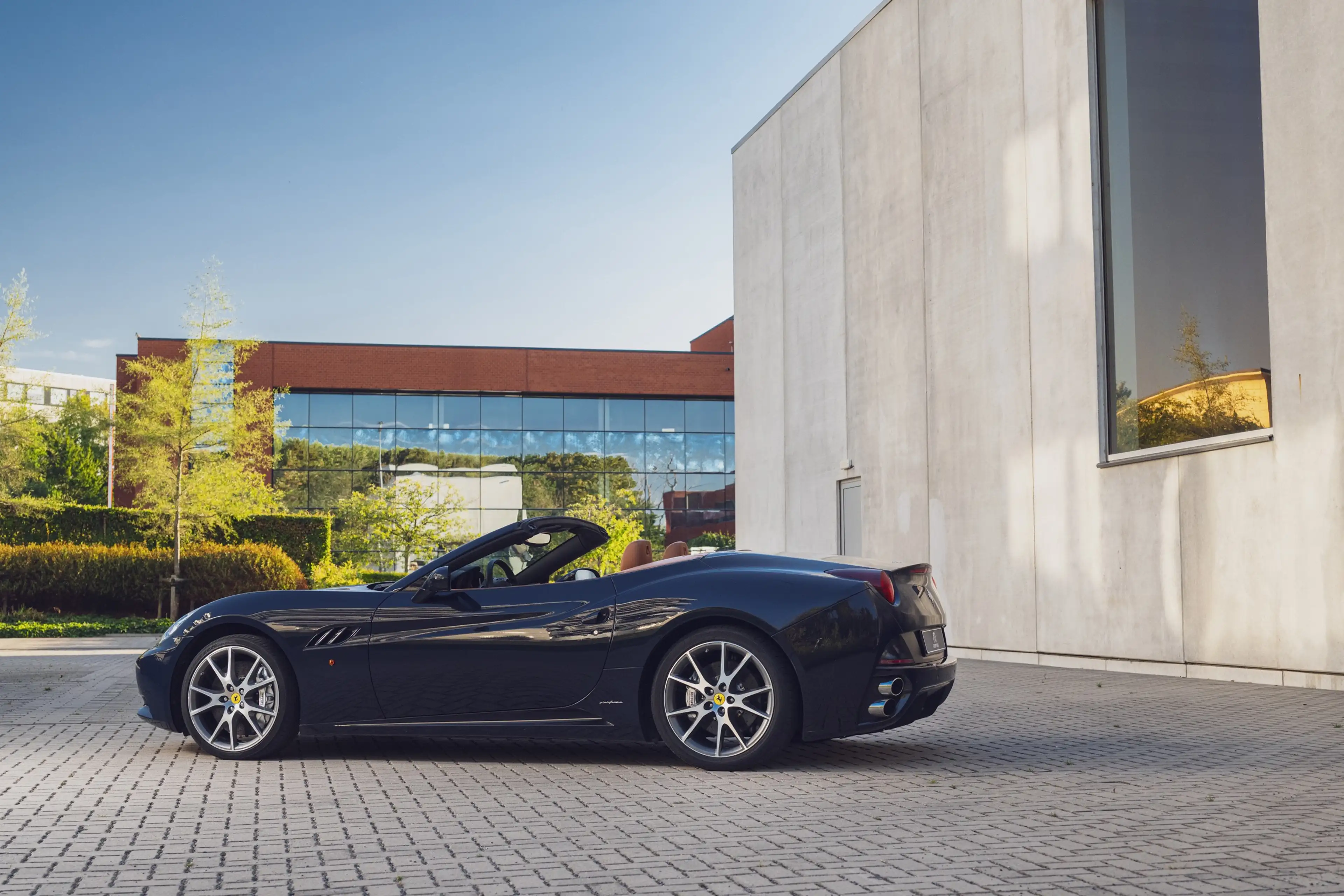 Ferrari California 4.3L V8 — photo 3