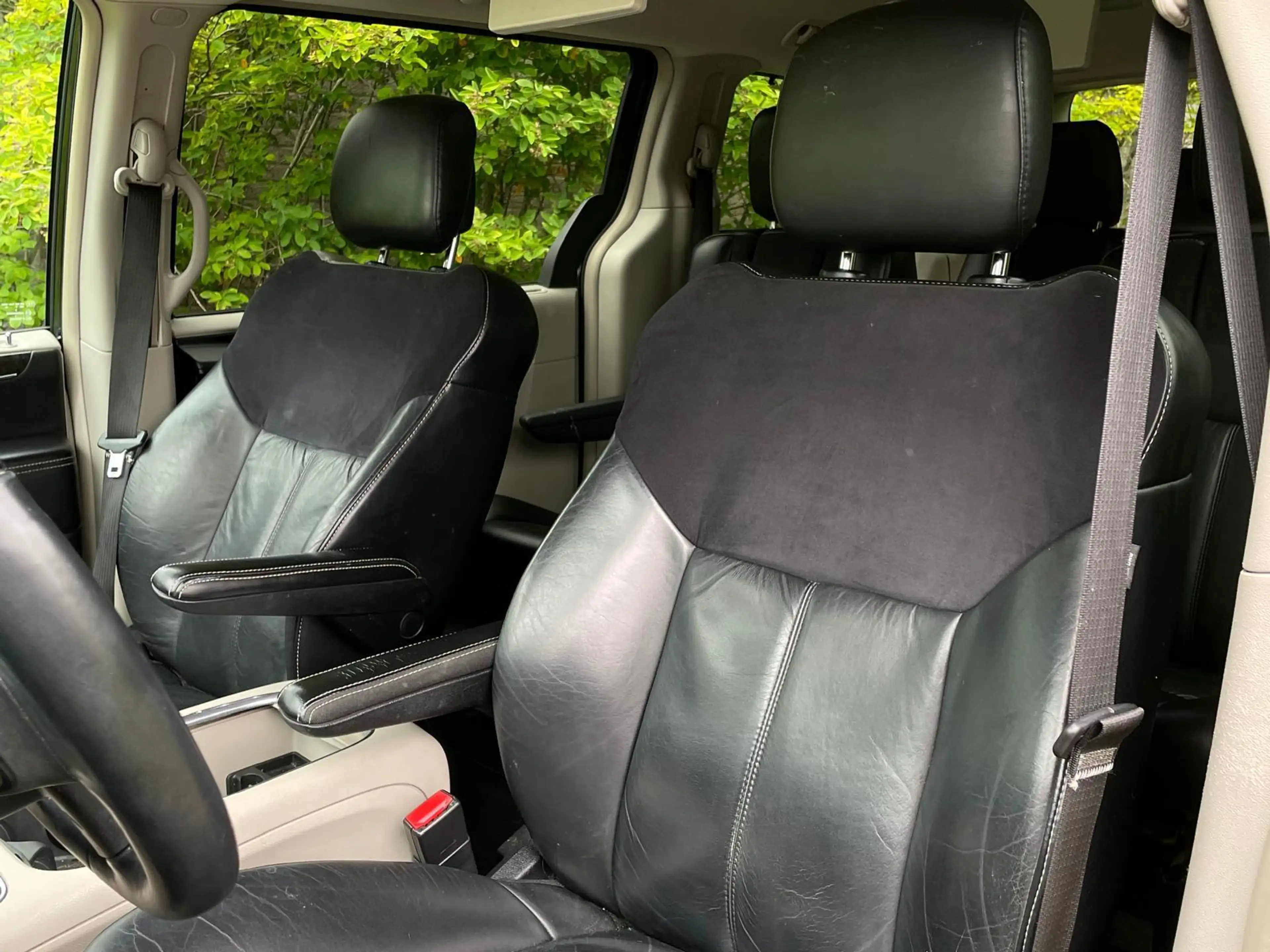 Chrysler Grand Voyager Limited Edition 3.6 V6 Stow&Go/3XTV/DVD — photo 11