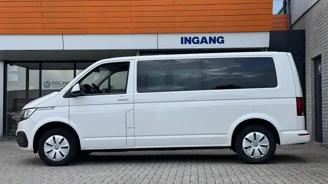 Volkswagen Transporter view 2