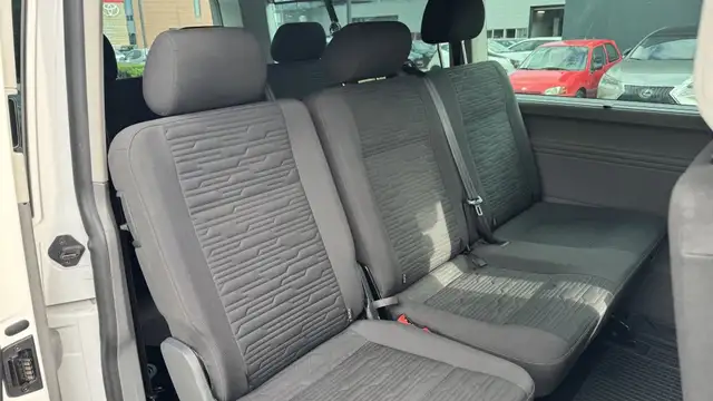 Volkswagen Transporter view 17