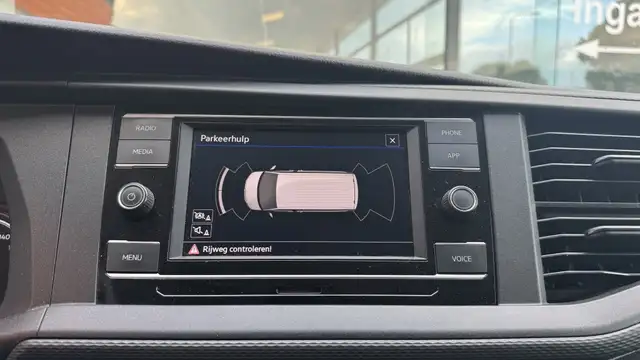 Volkswagen Transporter view 15