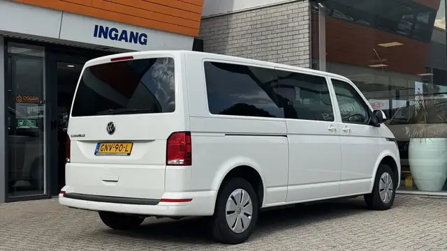 Volkswagen Transporter view 5