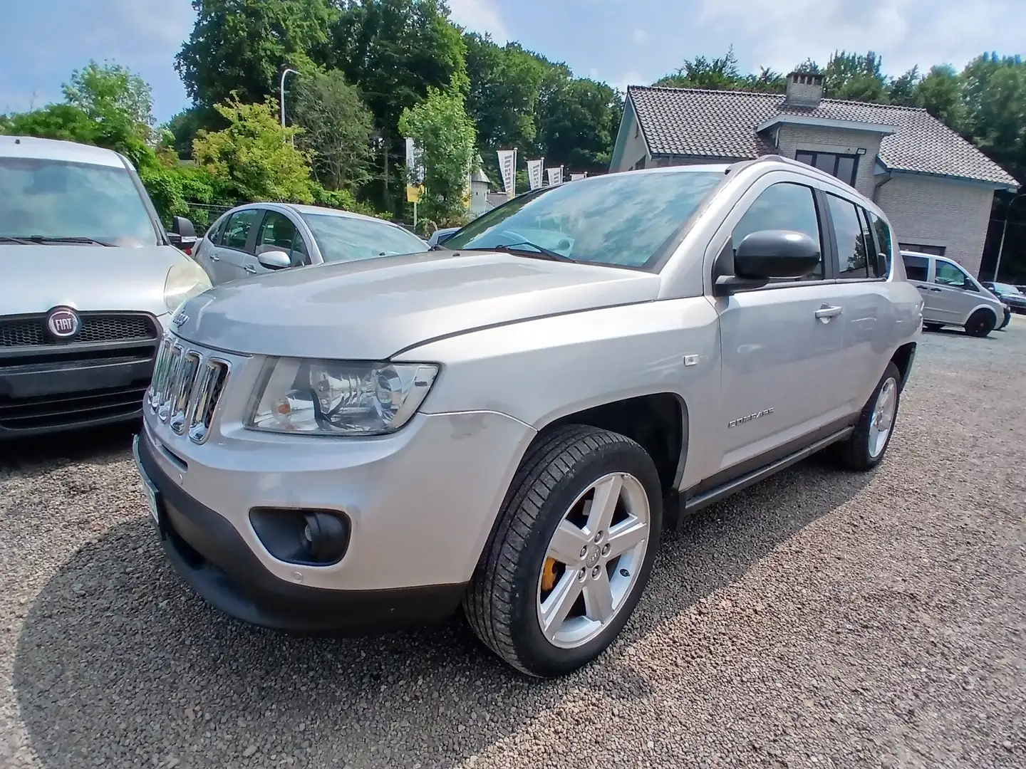 Jeep Compass 2.1 CRD Sport 4WD Grijs - 1