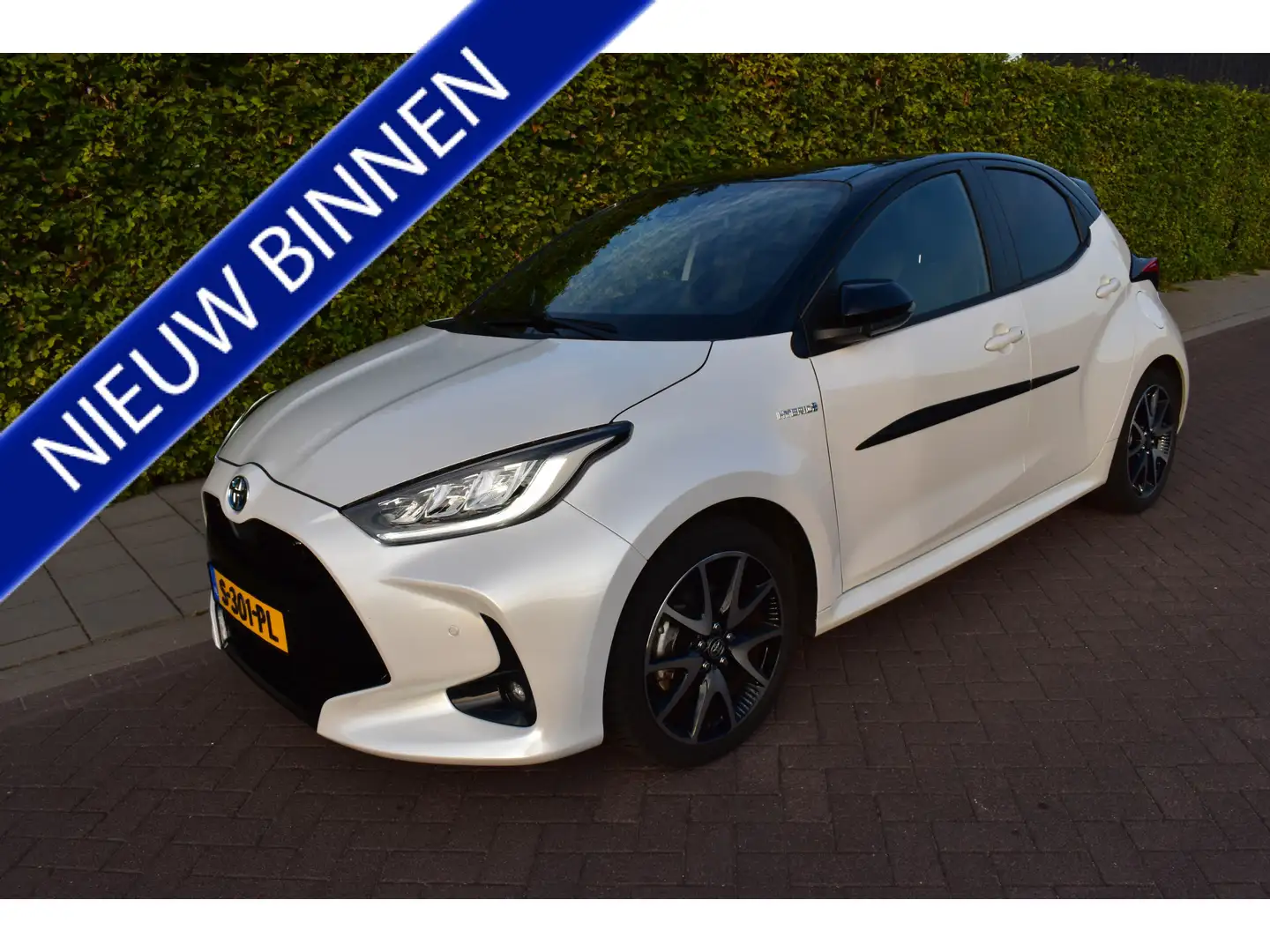 Toyota Yaris 1.5 Hybrid Launch Edition FULL OPTION! Weiß - 1