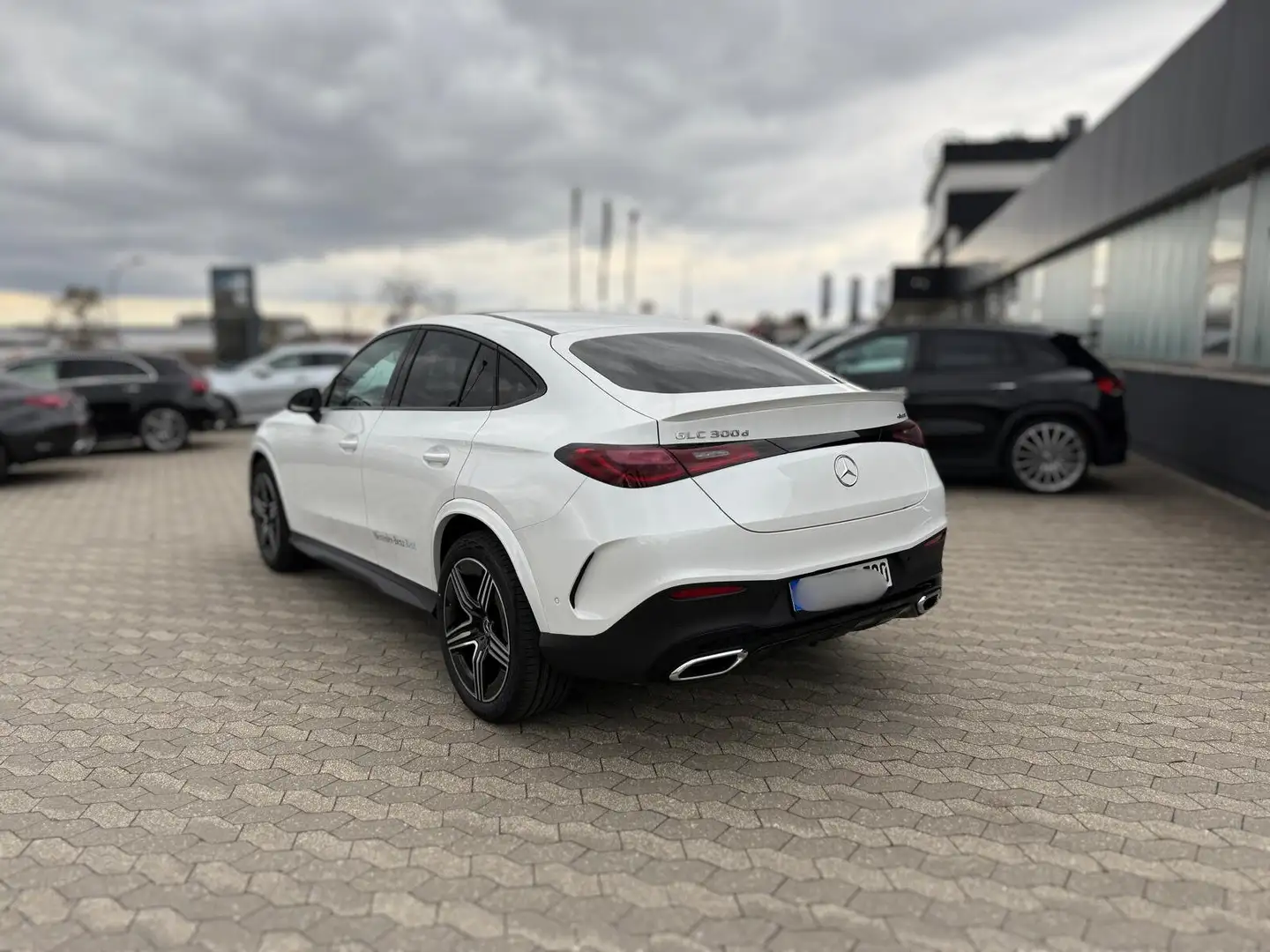 Mercedes-Benz GLC 300 d 4M Cp. AMG Pano/StaHz/Dist/360°/AHK/20 Blanc - 2