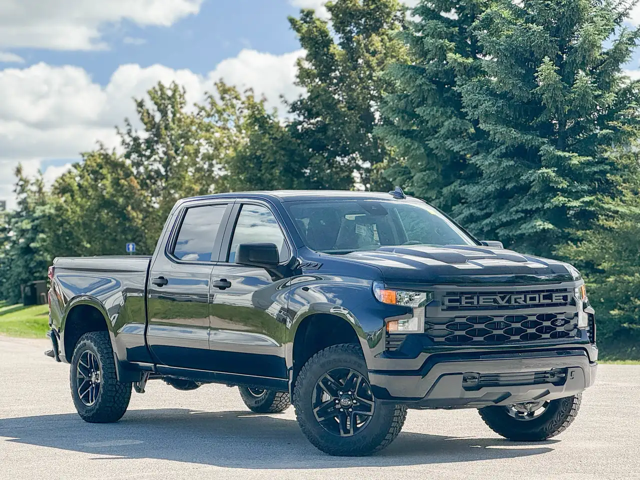 Chevrolet Silverado 1500 photo Chevrolet Silverado 1500