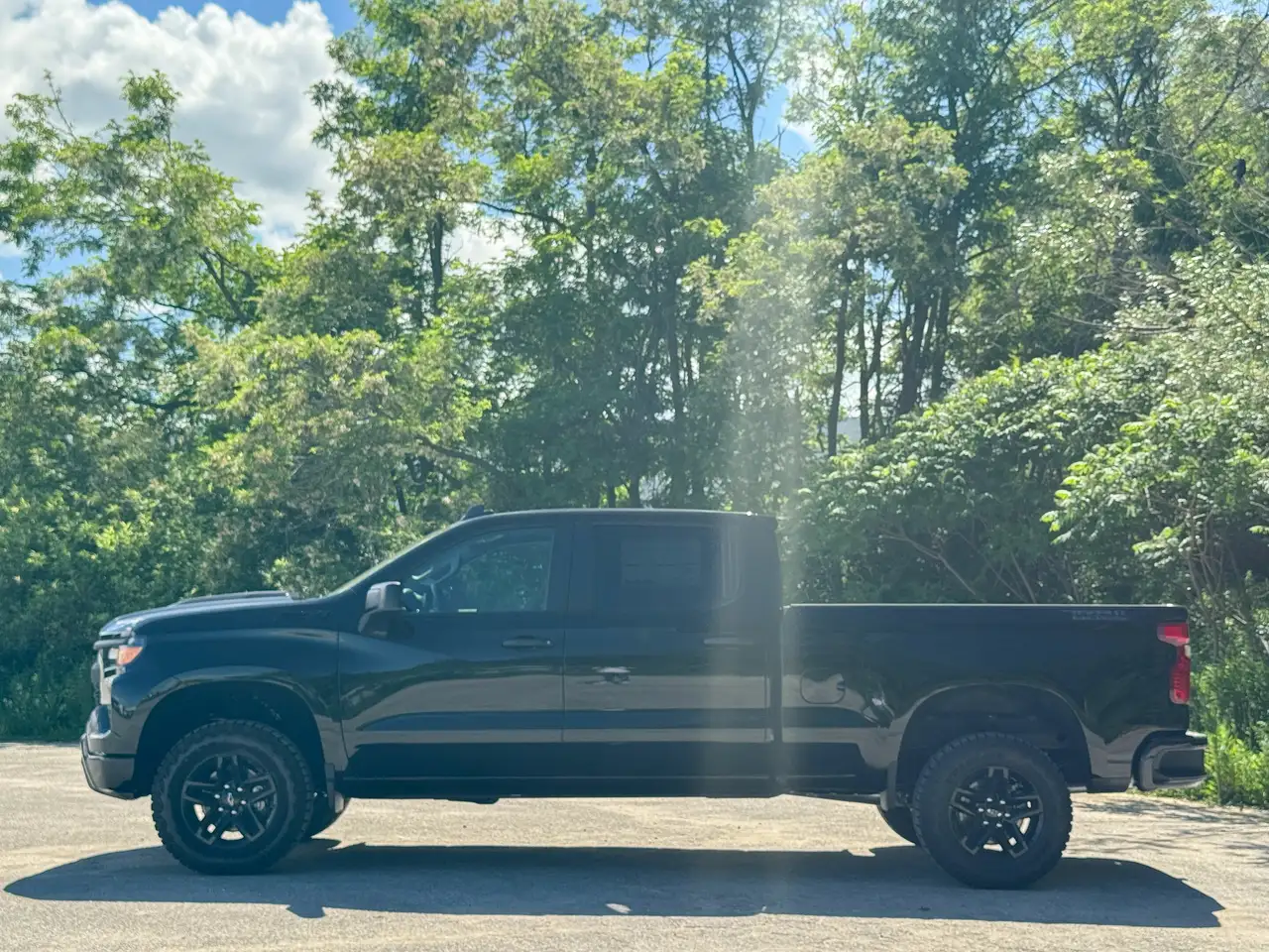 Chevrolet Silverado 1500 photo Chevrolet Silverado 1500