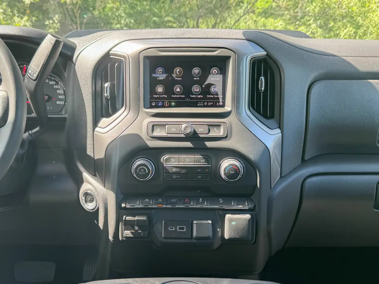 Chevrolet Silverado 1500 photo Chevrolet Silverado 1500