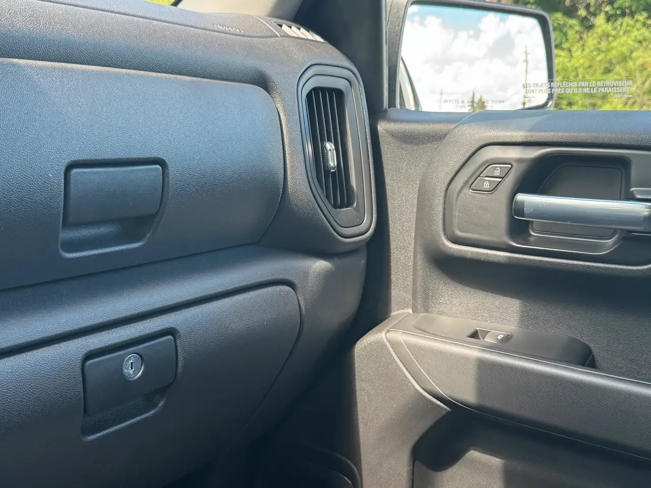 Chevrolet Silverado 1500 photo Chevrolet Silverado 1500