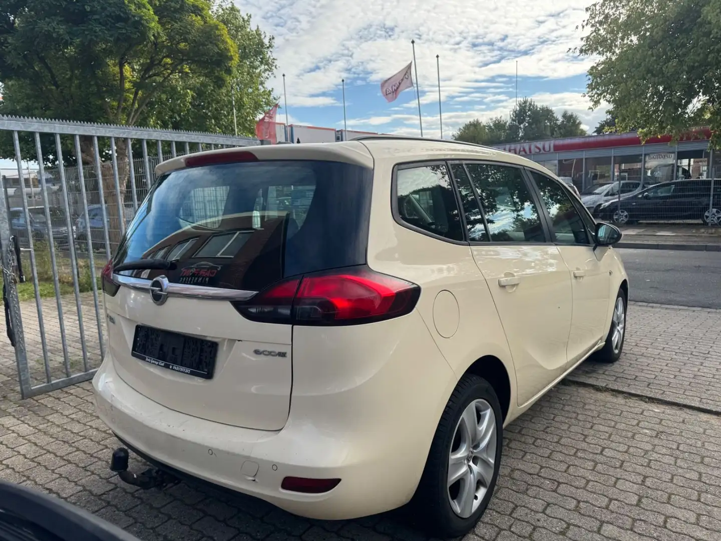 Opel Zafira C Tourer BENZIN UND GASANLAGE LPG 7 SITZE - 2
