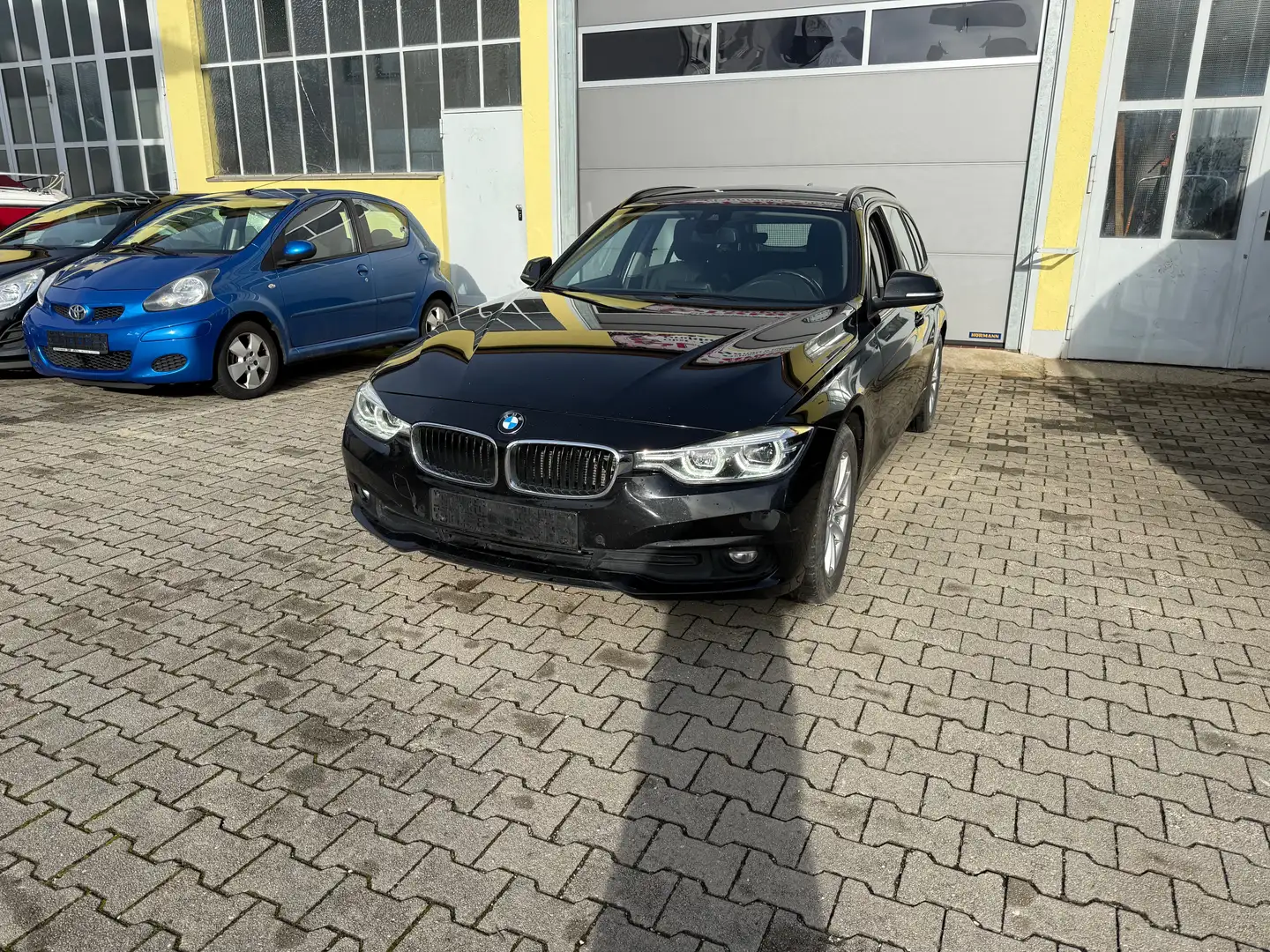 BMW 318 318 d Advantage LED M-PAKET Negro - 1