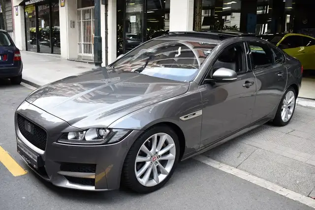 Jaguar XF 3.0TDV6 R-Sport