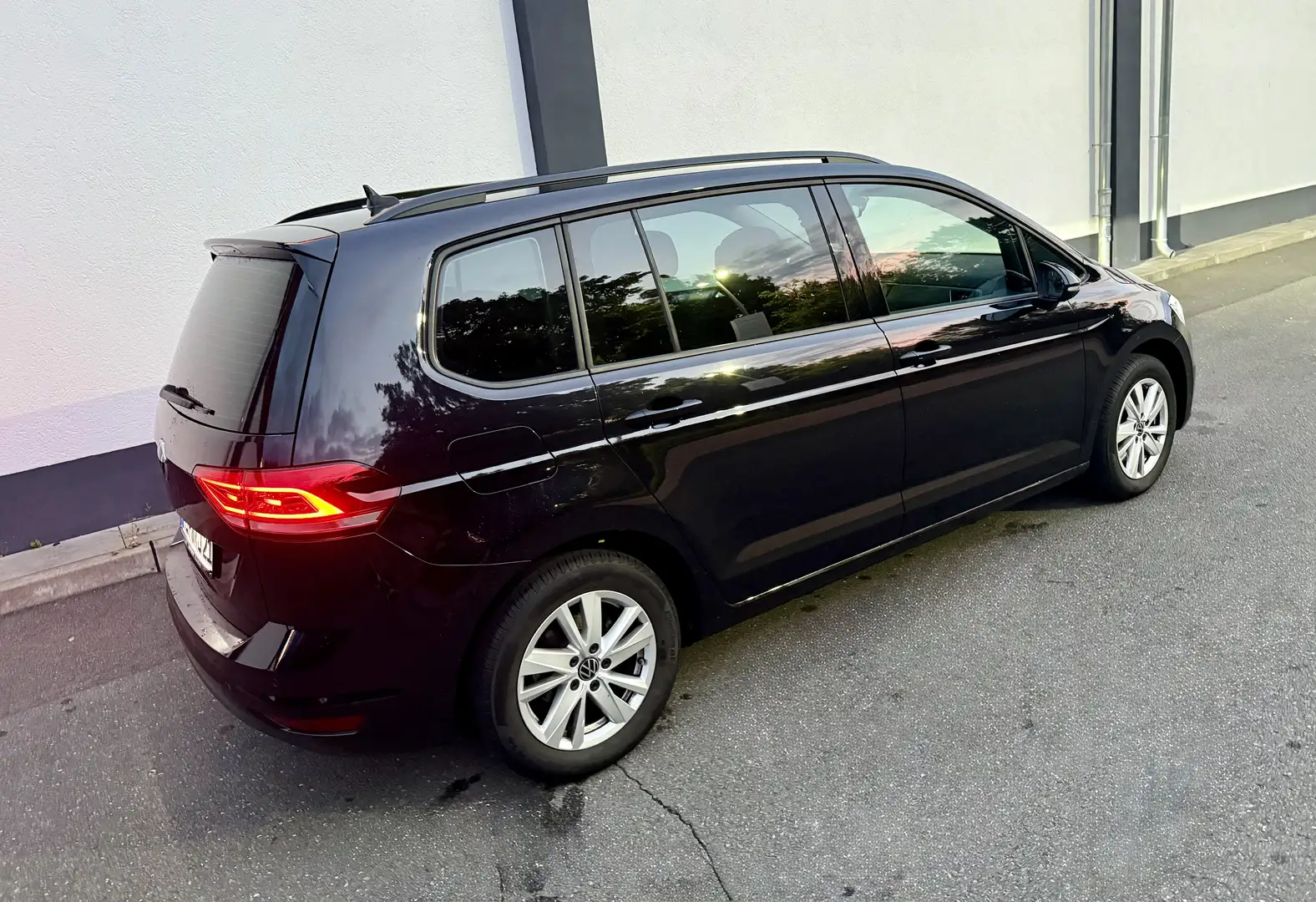 Volkswagen Touran 1.5 TSI DSG Comfortline / Business Premium 7 Sitz Schwarz - 2