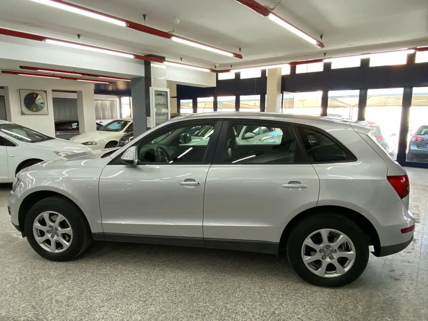 Audi Q5 2.0 tdi quattro 170cv s-tronic dpf Plateado - 2