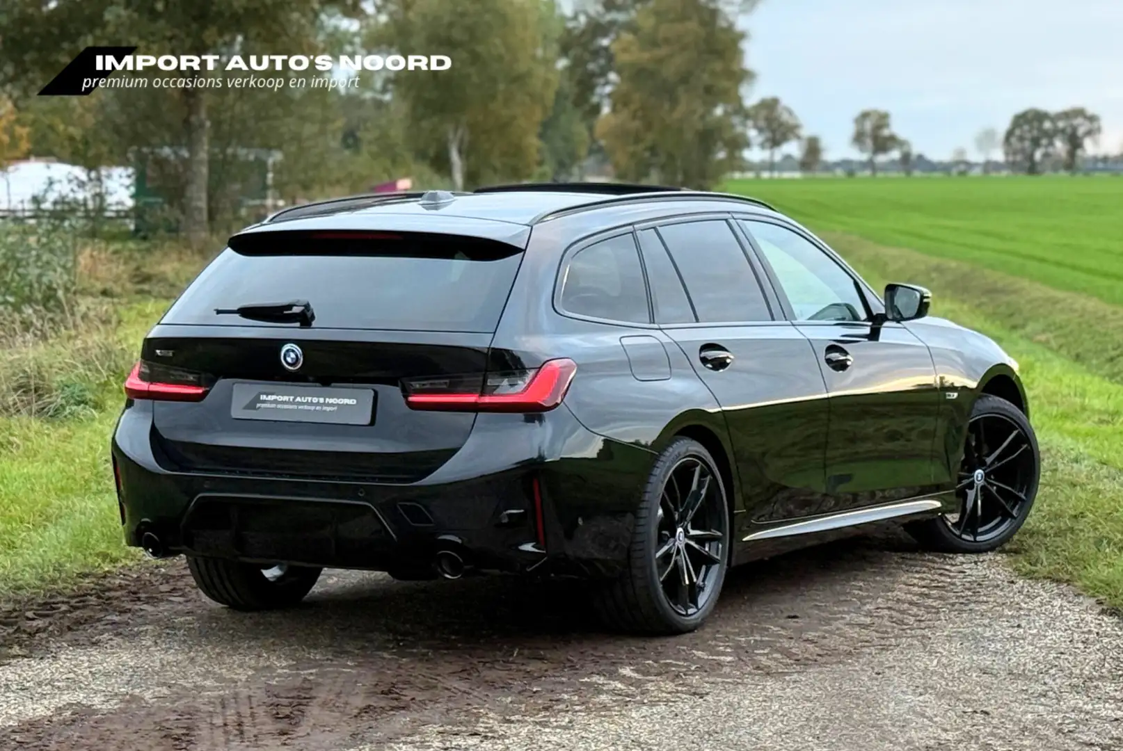 BMW 330 3-serie Touring 330e xDrive M sport Pano ACC Camer Zwart - 2