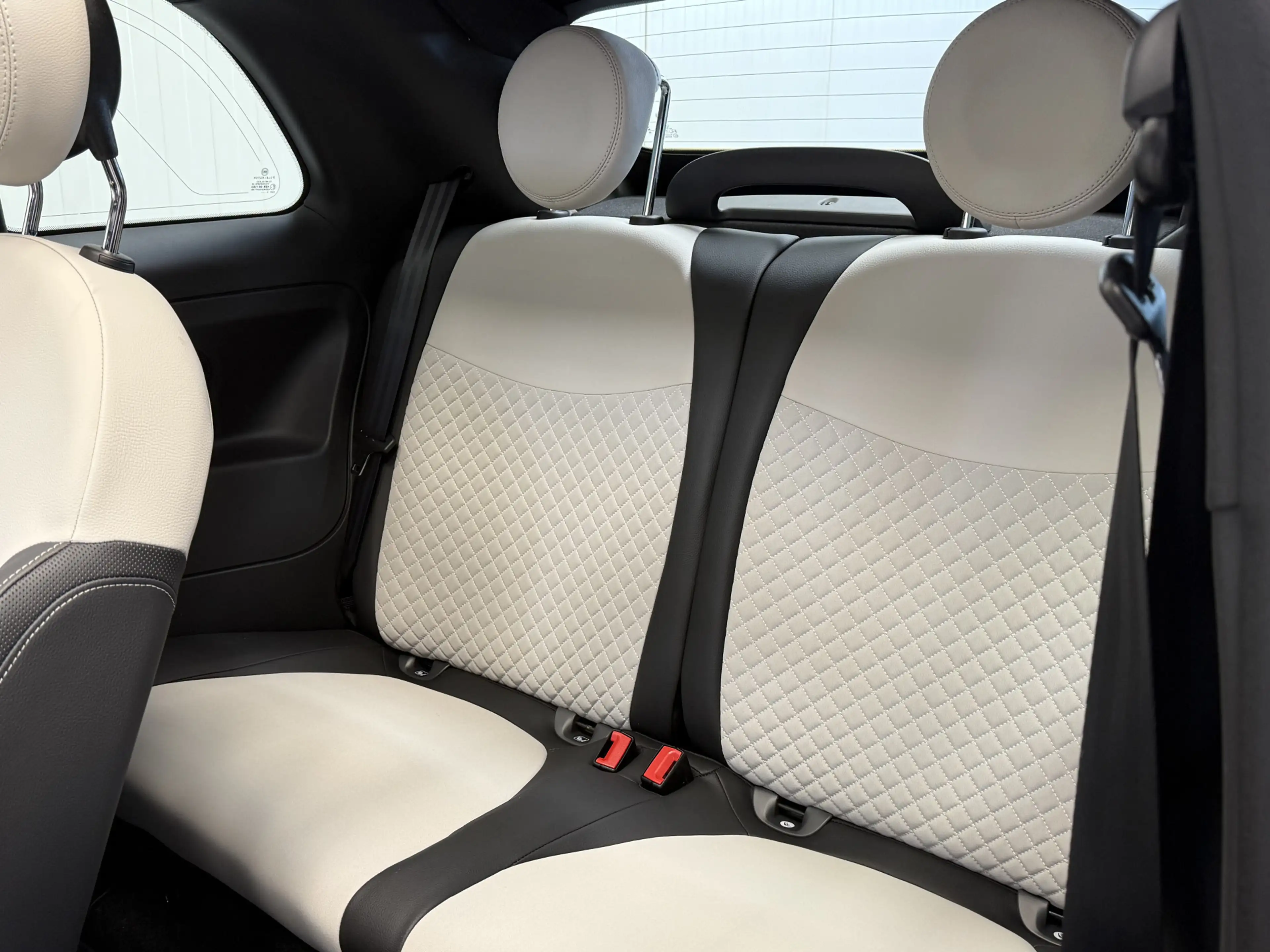 Fiat 500C 1.0 Hybrid Dolcevita AIRCO/ECC-NAVI by CARPLAY-LMV — photo 42