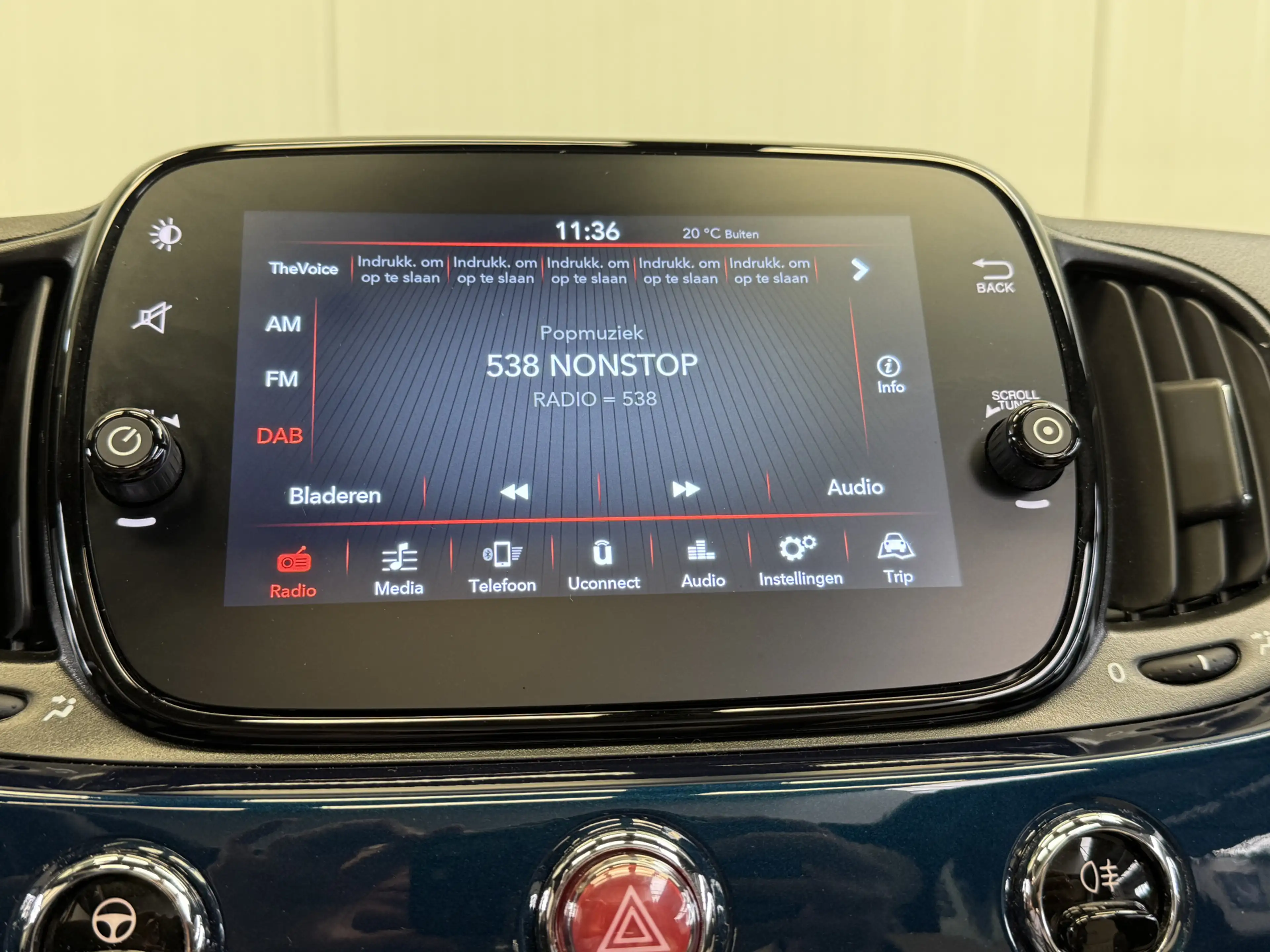 Fiat 500C 1.0 Hybrid Dolcevita AIRCO/ECC-NAVI by CARPLAY-LMV — photo 31