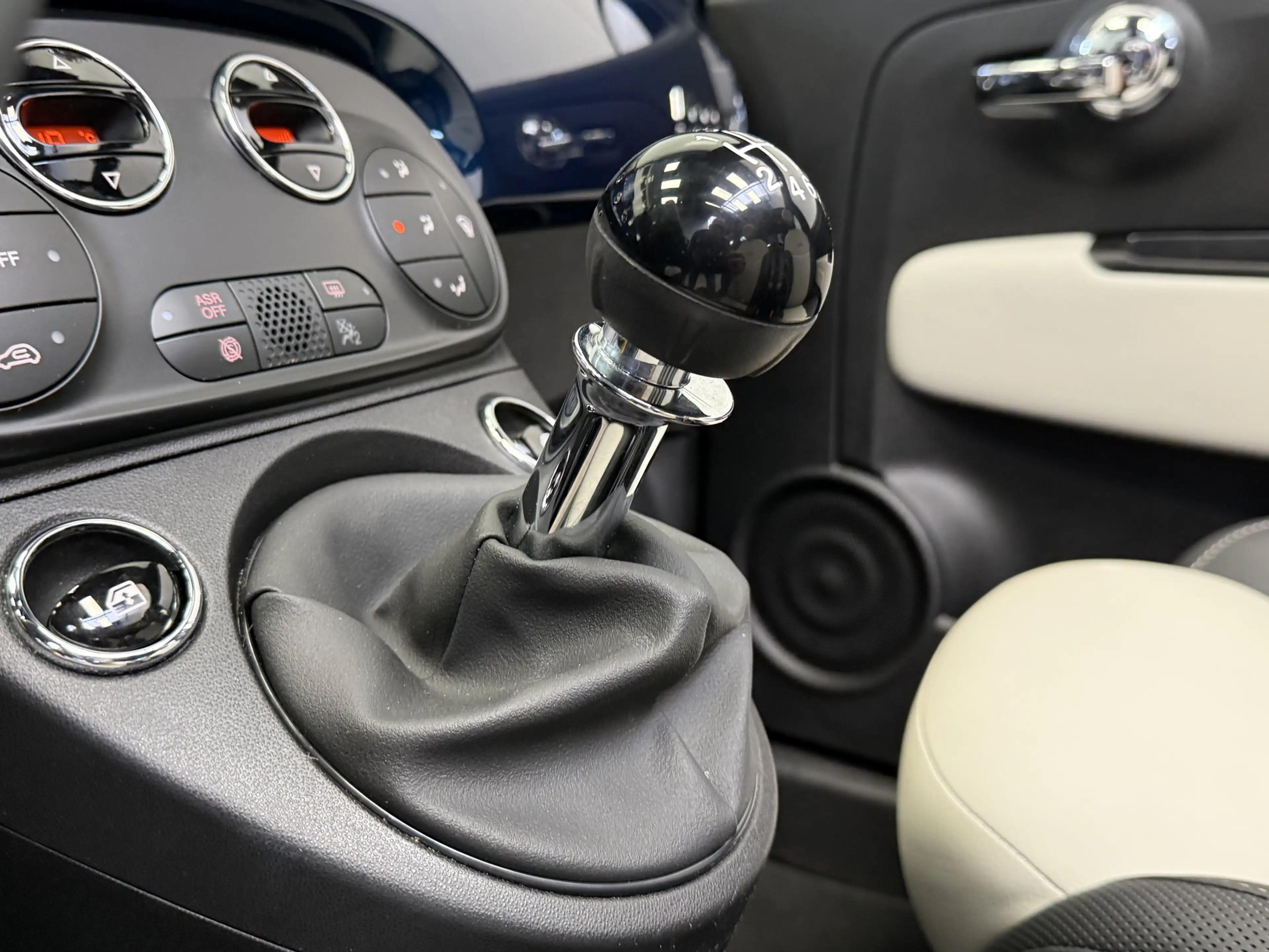 Fiat 500C 1.0 Hybrid Dolcevita AIRCO/ECC-NAVI by CARPLAY-LMV — photo 37