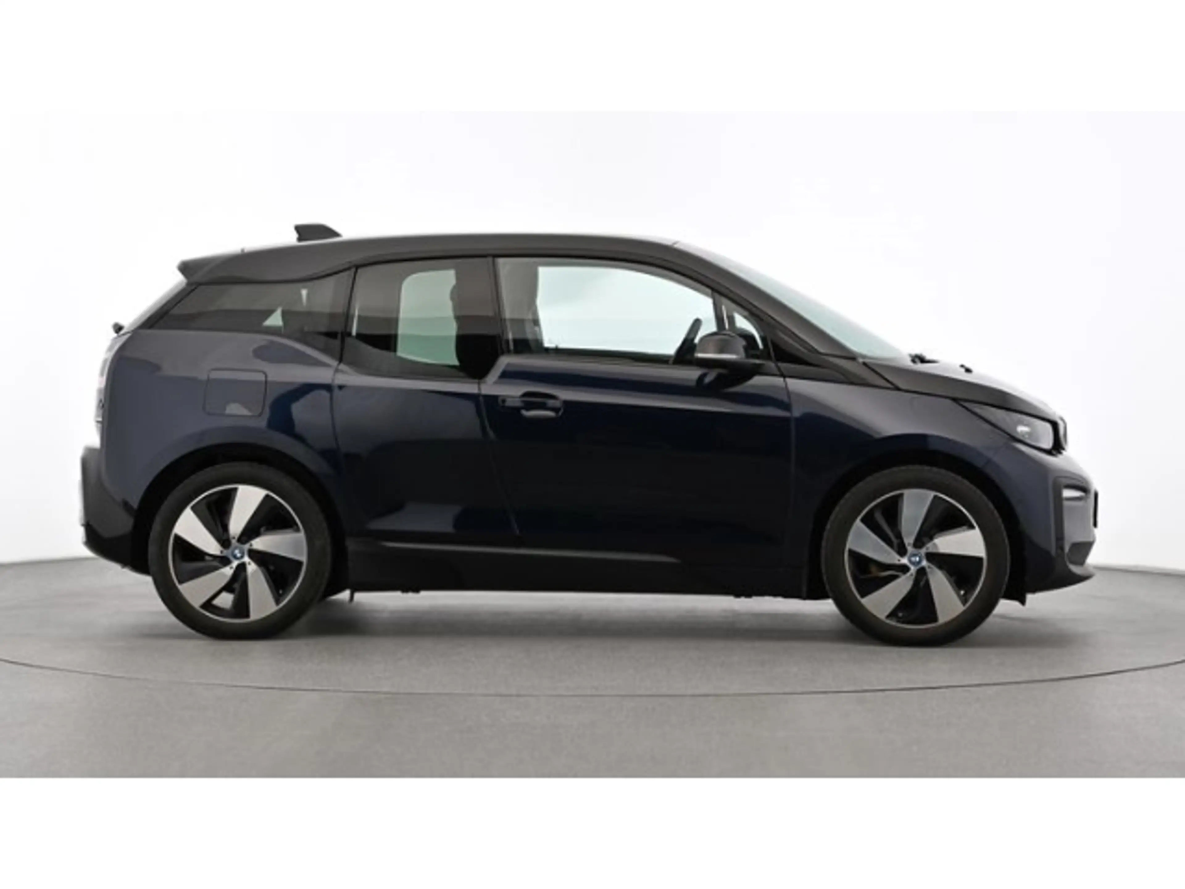 BMW i3 120Ah +NAVI+SHZ+PDC+CAM+DAB+BT+AUX+BC+MFL+ALU+ — photo 6