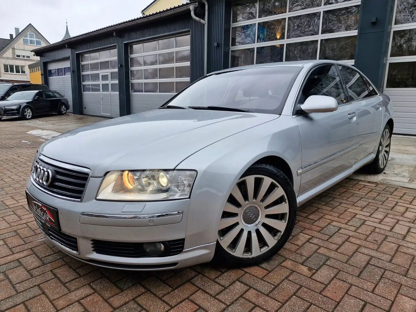 Audi A8 4.2 quattro Klima Shz. Standheizung Silber - 1